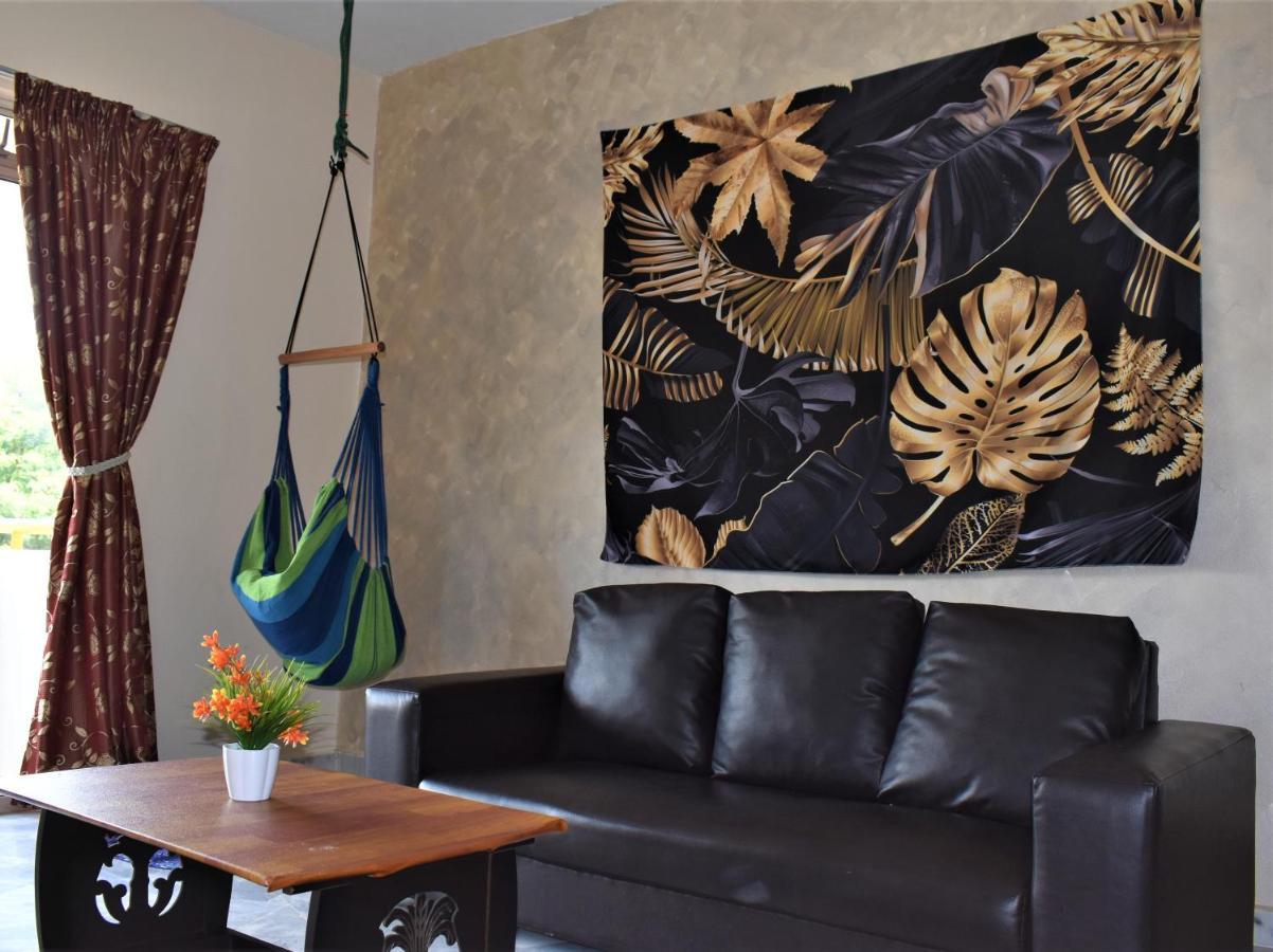 Purnama Homestay At Oceanview Resort Port Dickson Bagian luar foto